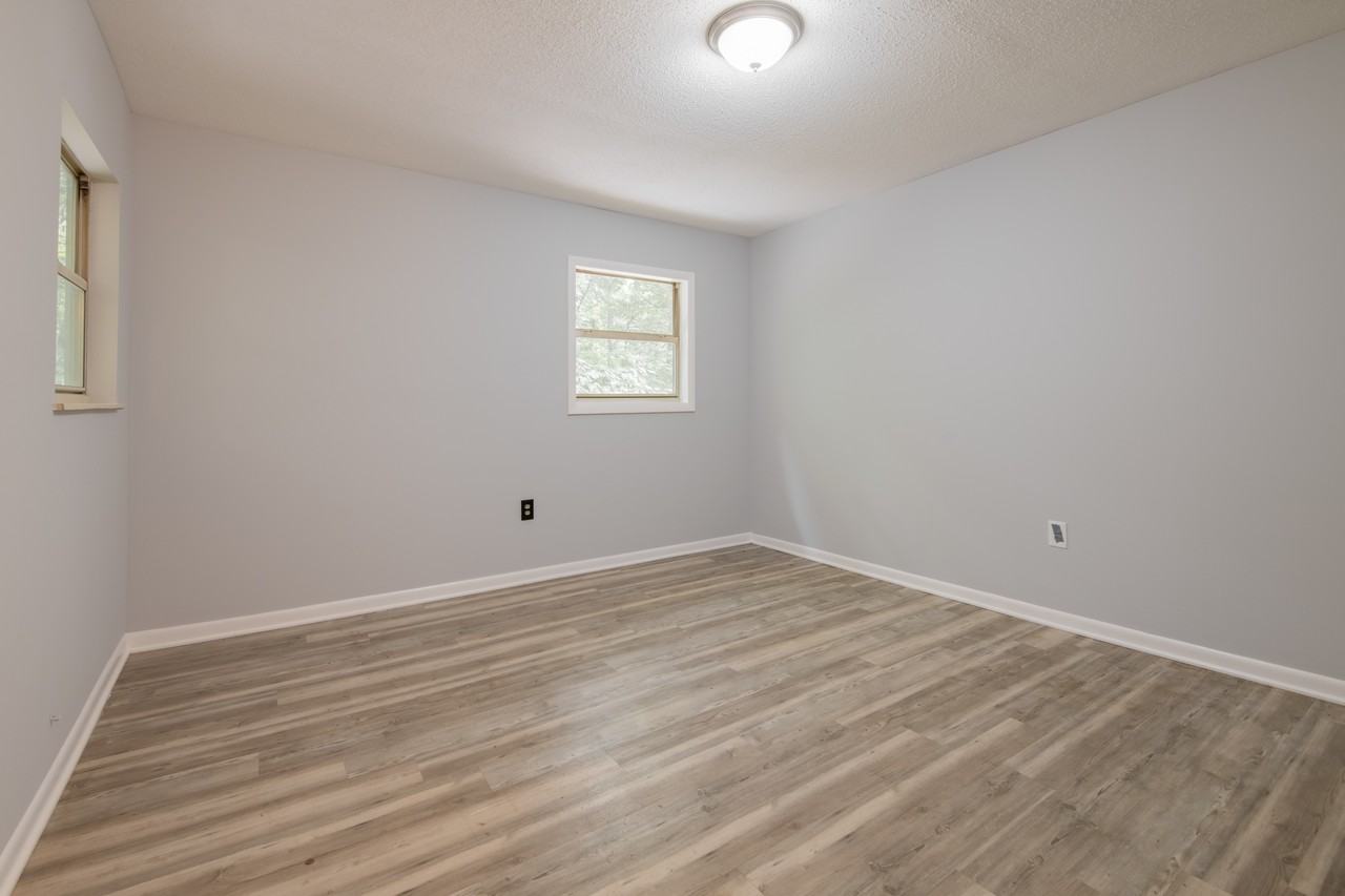 115 East Holston Lane - Photo 4 of 9