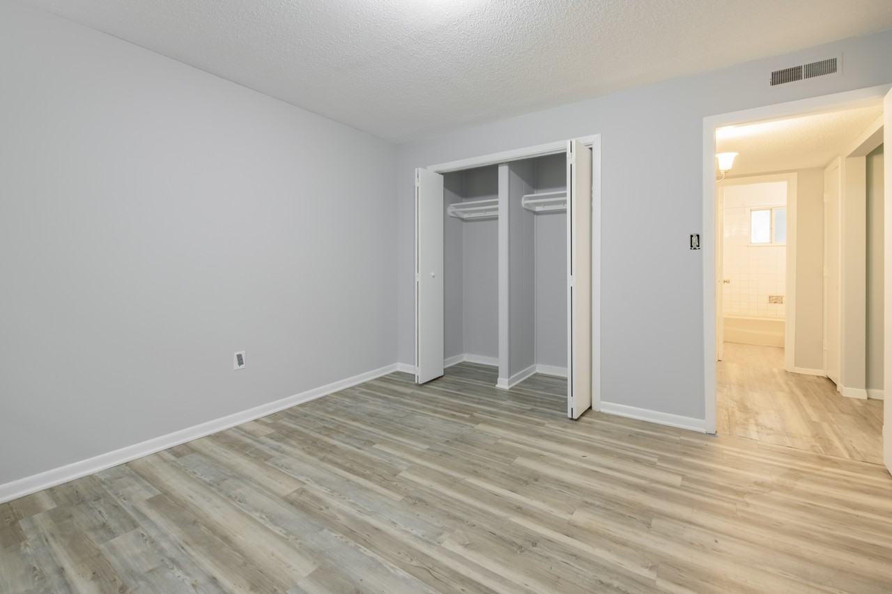 115 East Holston Lane - Photo 7 of 9