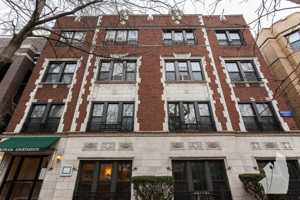 featured image of 837 W Wolfram St #302