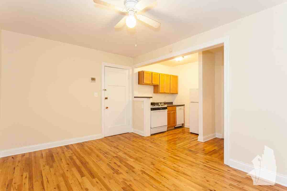 837 W Wolfram St #302 - Photo 7 of 8