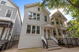 featured image of 1421 W Fletcher St #2F