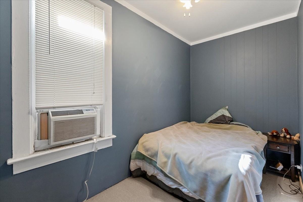 1421 W Fletcher St #2F - Photo 7 of 11