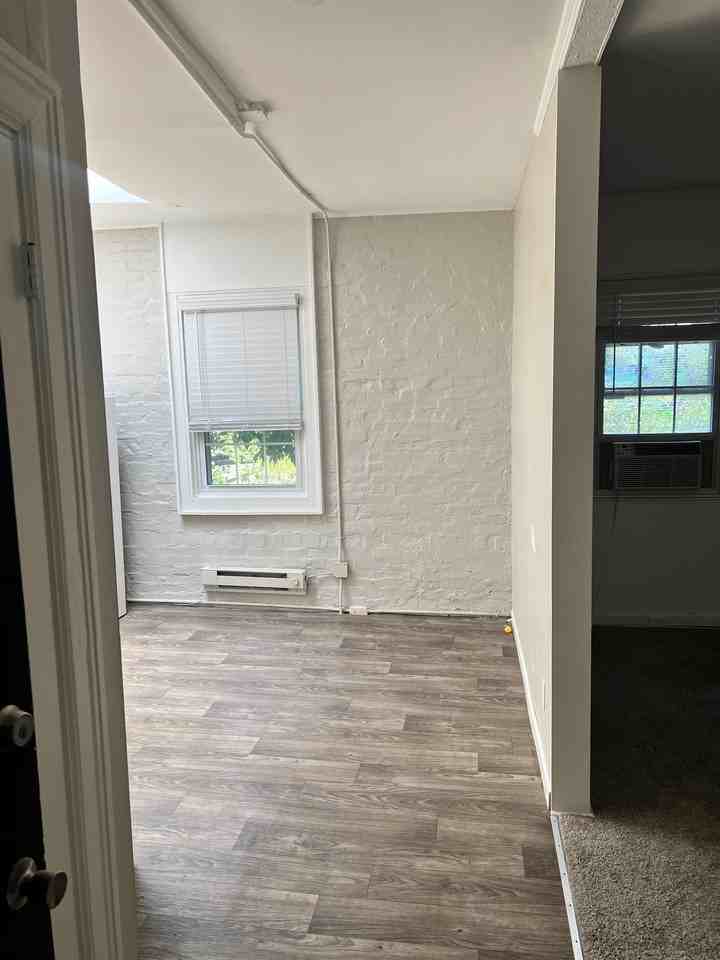 322-24 Newstead Avenue - Photo 3 of 12