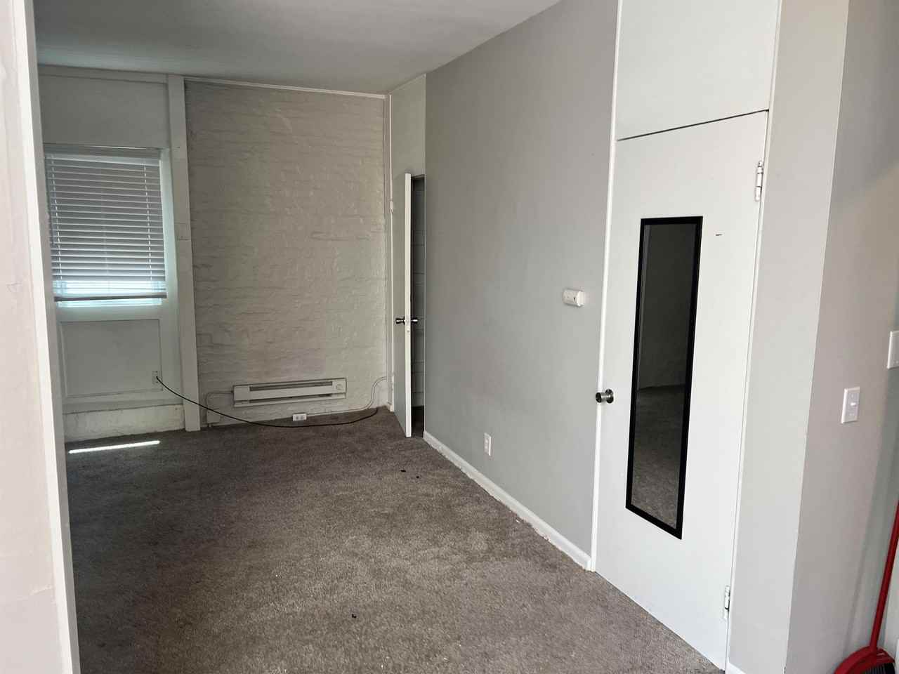 322-24 Newstead Avenue - Photo 4 of 12