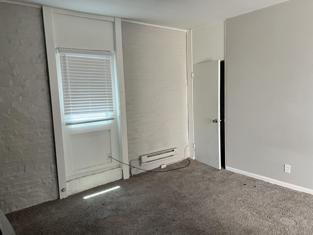 322-24 Newstead Avenue - Photo 5 of 12