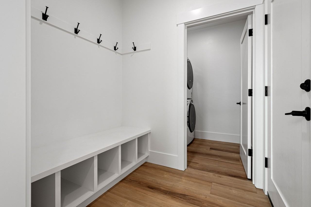 1592 Walnut Alley - Photo 3 of 10