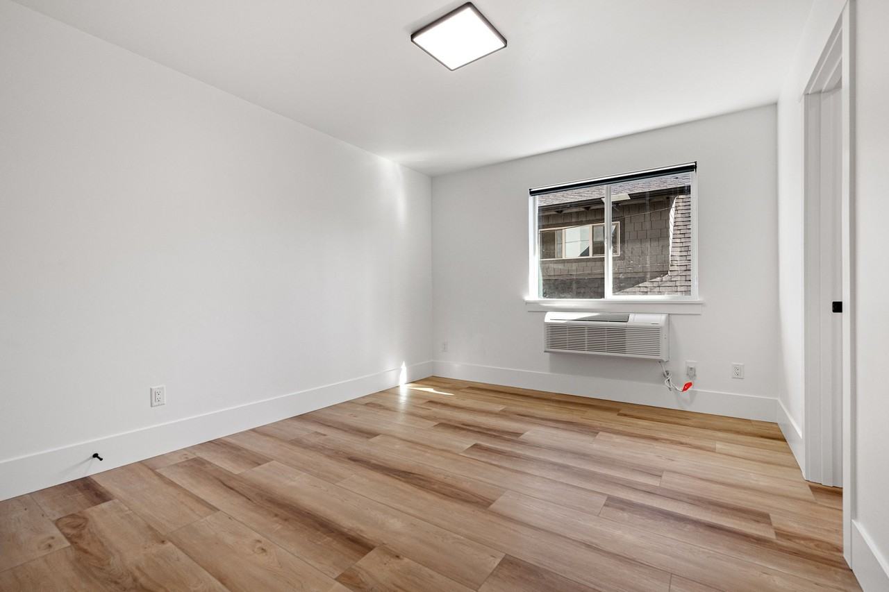 1592 Walnut Alley - Photo 6 of 10