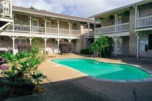 featured image of 209 Pine St