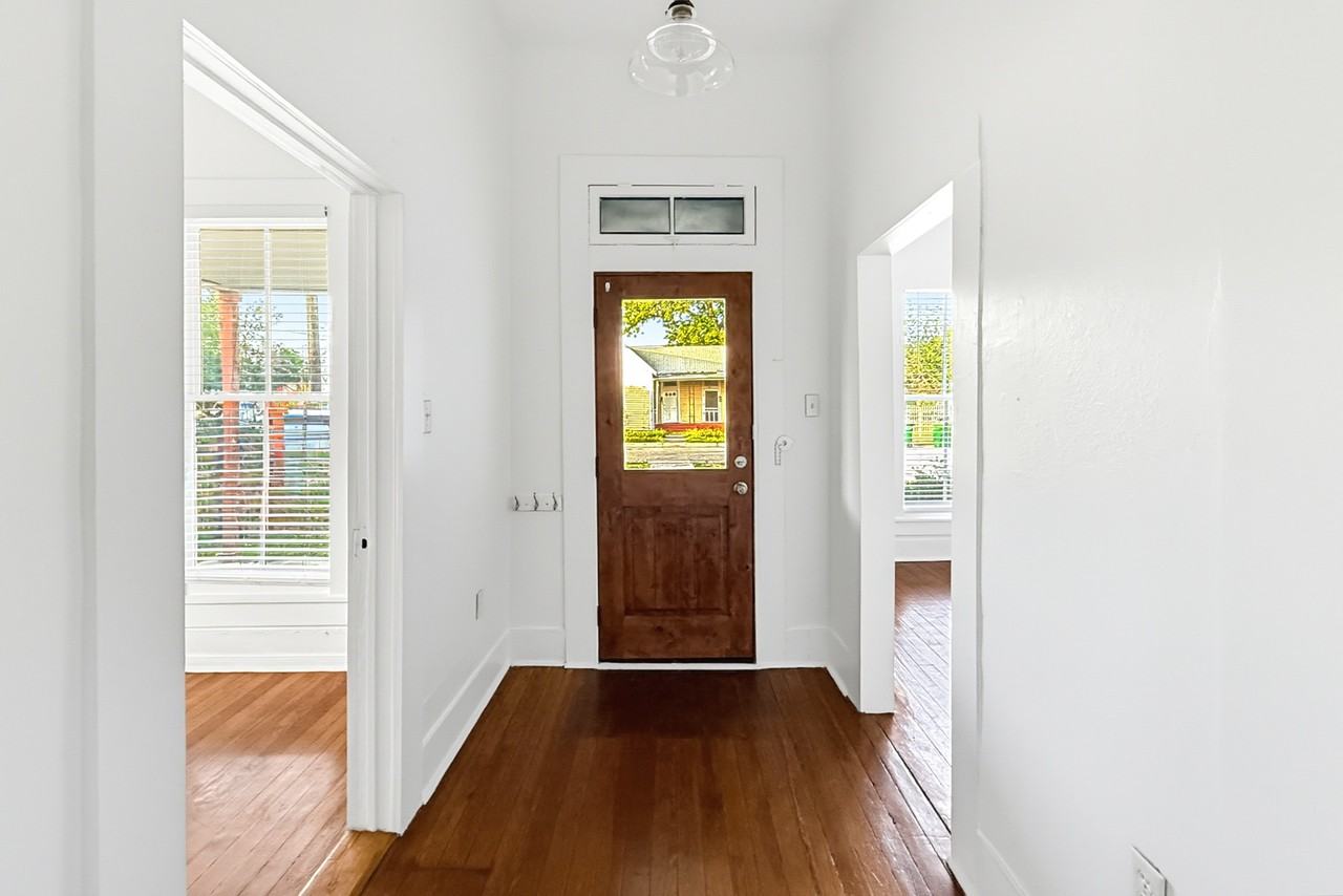220 Leigh Street - Photo 2 of 19
