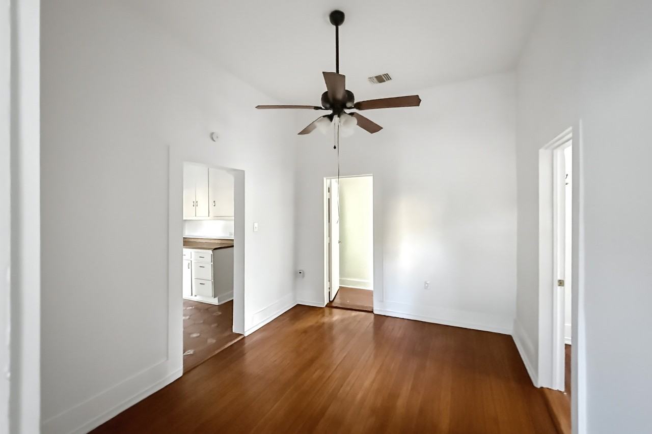 220 Leigh Street - Photo 4 of 19