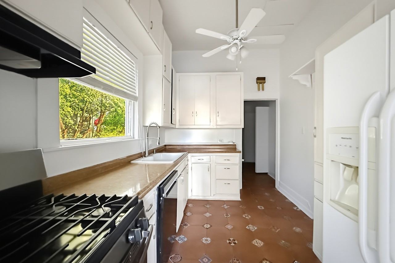 220 Leigh Street - Photo 5 of 19