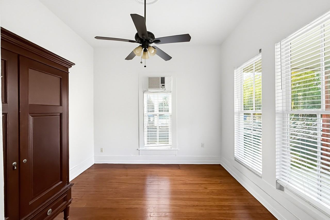 220 Leigh Street - Photo 7 of 19