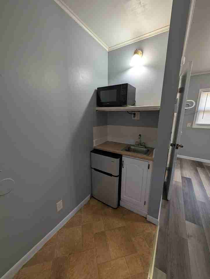 4725 SW Topeka Boulevard - Photo 5 of 12