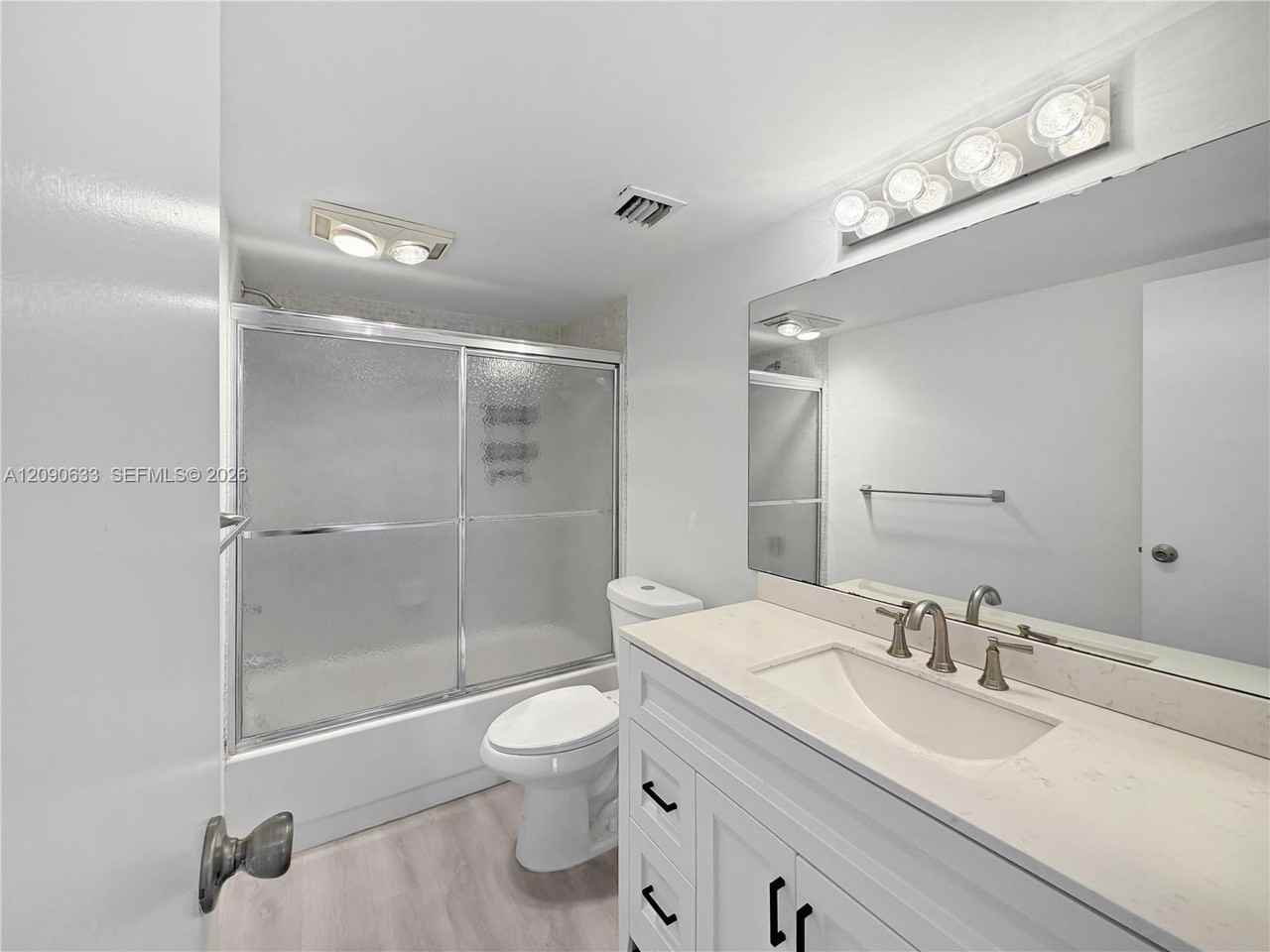 3050 Ne 16th Ave #3050-1 - Photo 5 of 8