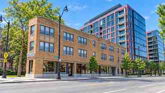 2512 N Lincoln Ave - Photo 1 of 1
