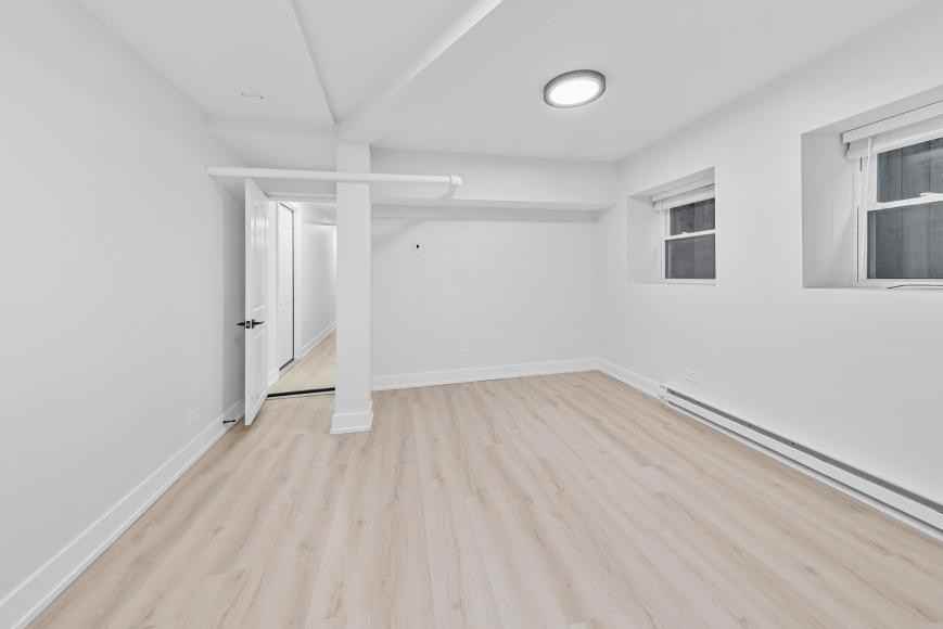 5627 N Wayne Ave - Photo 6 of 10