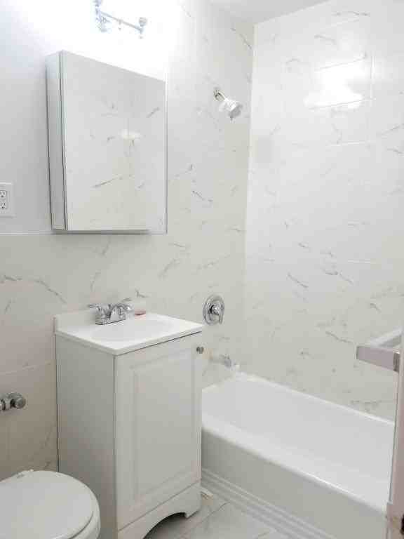 213 W 79th St - Photo 4 of 6