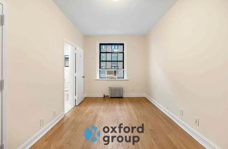 170 E 83rd St - Photo 5 of 10