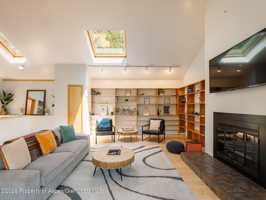 featured image of 216 E Homestead Dr