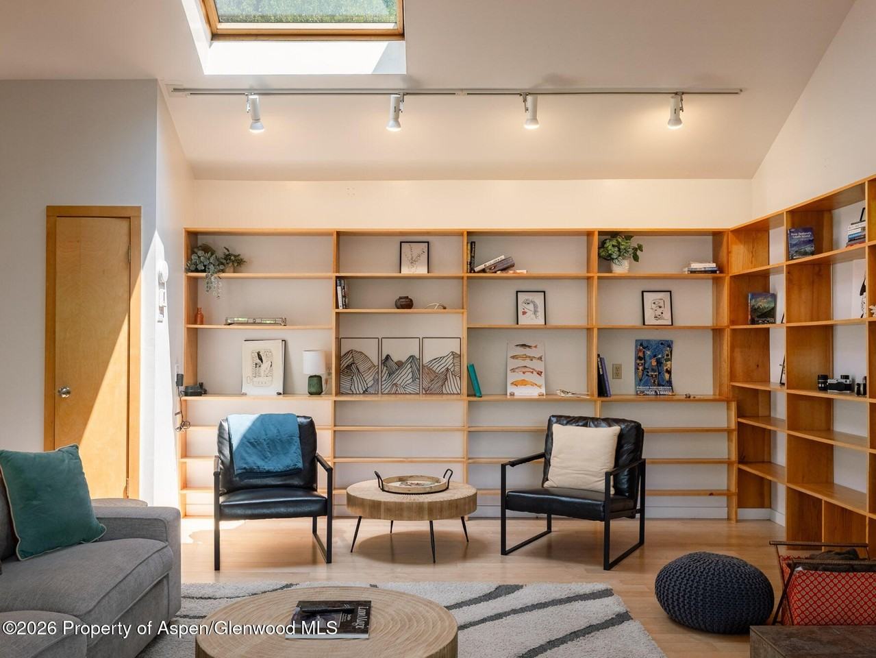 216 E Homestead Dr - Photo 3 of 20