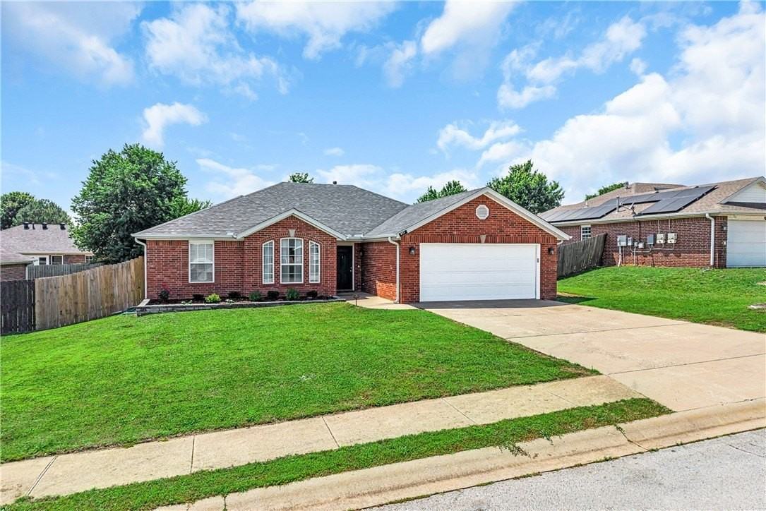 511 Dewberry Ln - Photo 2 of 25