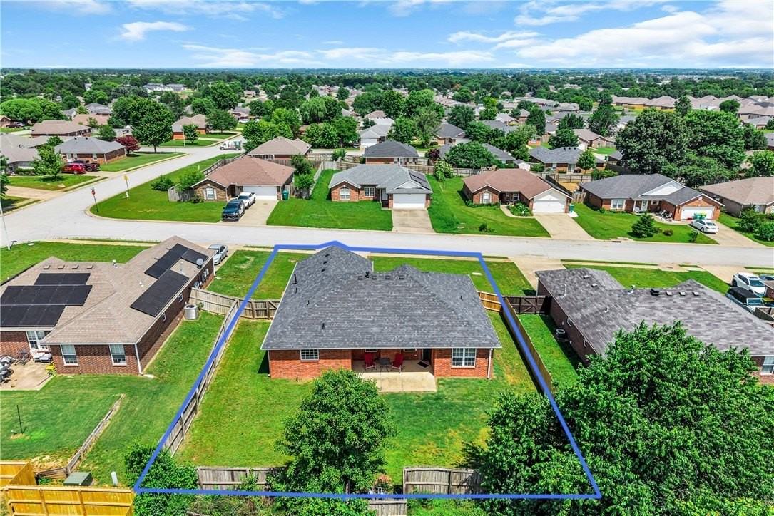 511 Dewberry Ln - Photo 5 of 25