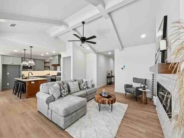 6701 Sw Basswood Ave - Photo 2 of 21