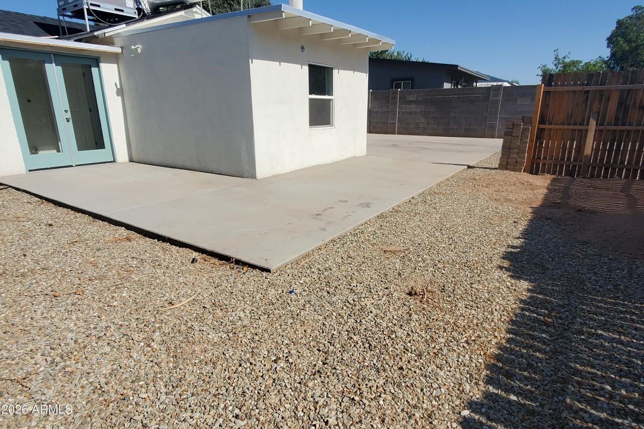 3032 N 34th St - Photo 5 of 9