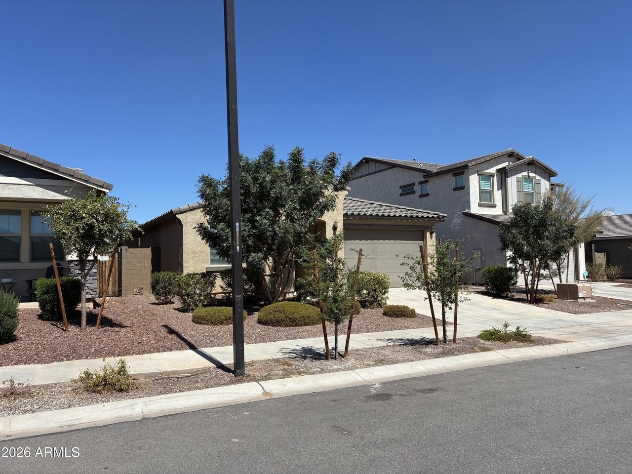 17296 W Valentine St - Photo 2 of 38