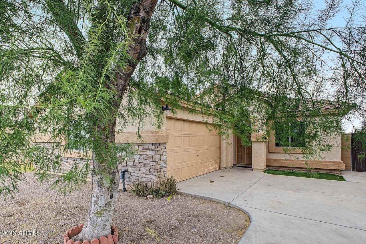 3015 N 84th Dr - Photo 4 of 33