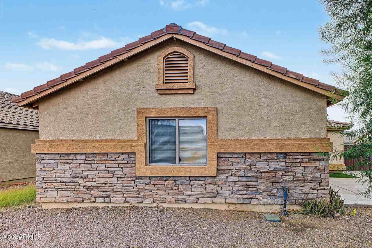 3015 N 84th Dr - Photo 6 of 33