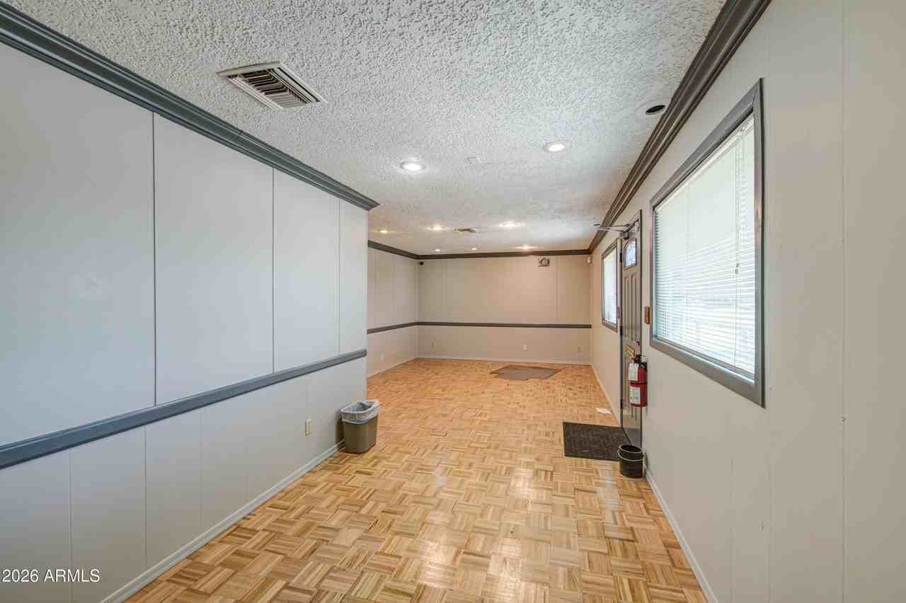 275 N Plaza Dr - Photo 3 of 22