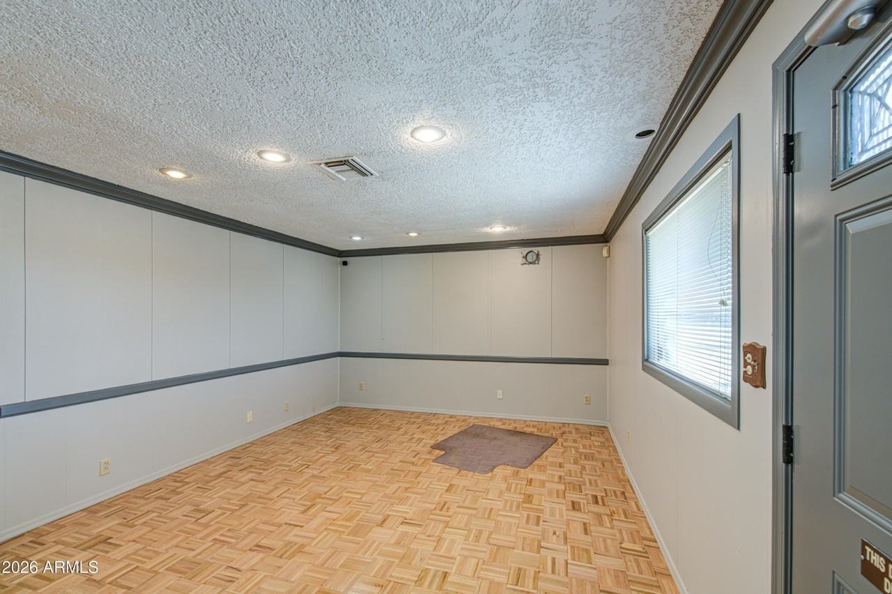 275 N Plaza Dr - Photo 6 of 22