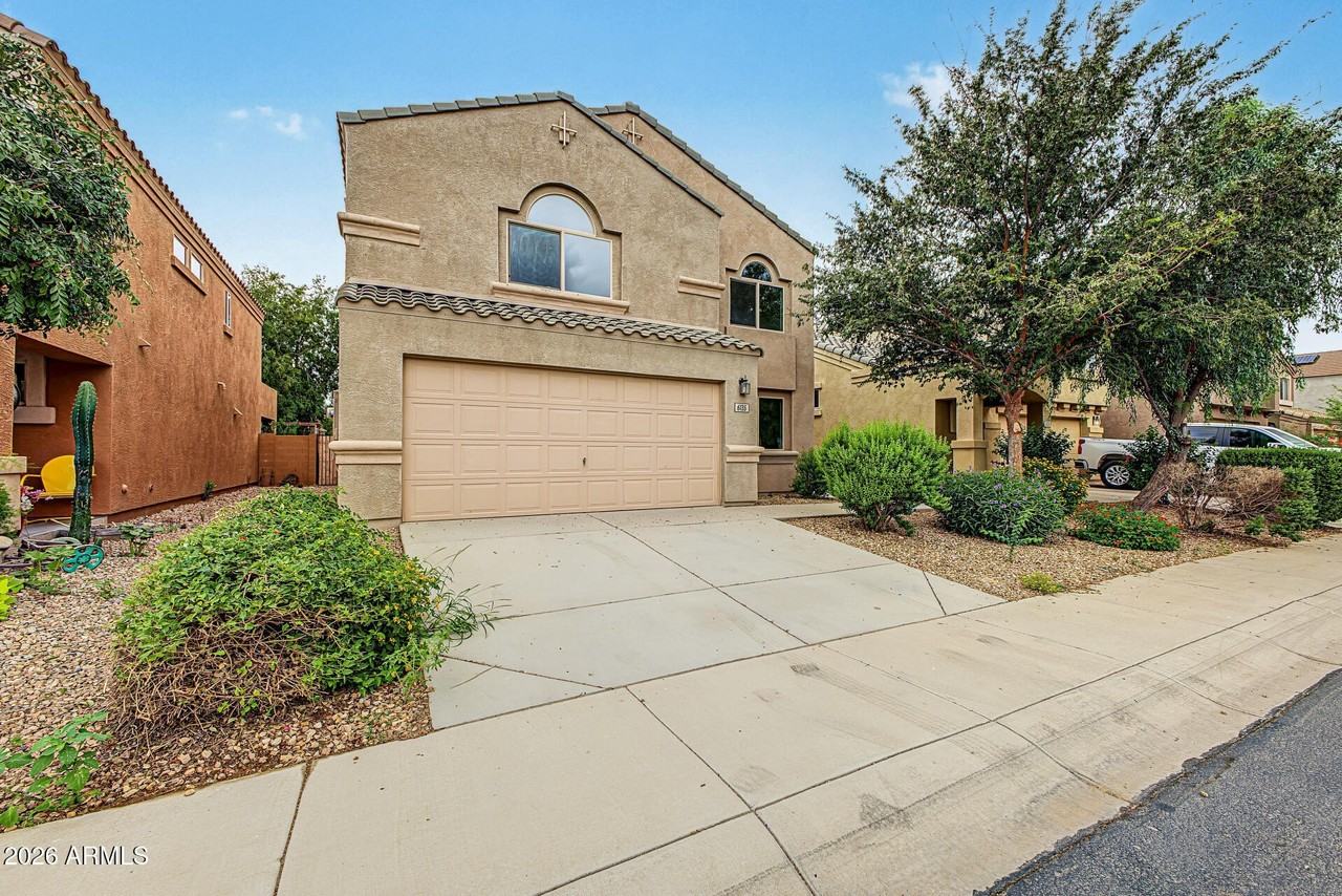 6135 E Paradise Ln - Photo 2 of 43