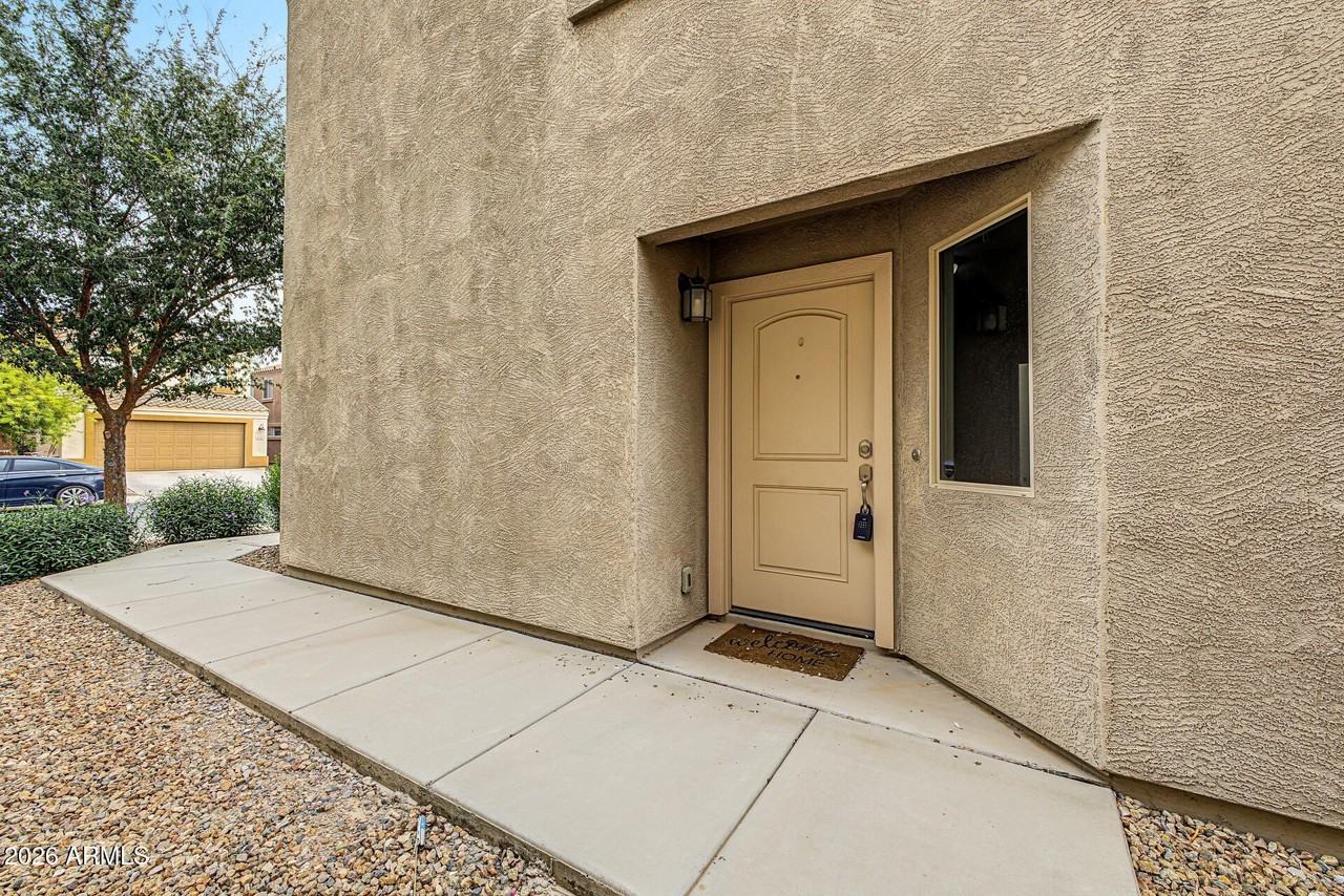 6135 E Paradise Ln - Photo 4 of 43