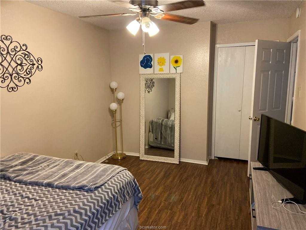 715 Wellesley Ct #B - Photo 6 of 9