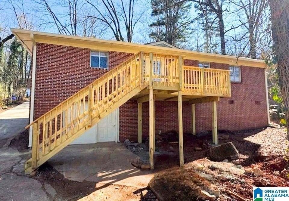 630 Lisa Ln - Photo 2 of 10