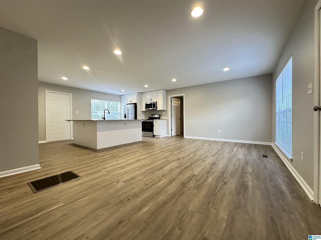 436 Mcginnis St - Photo 2 of 18