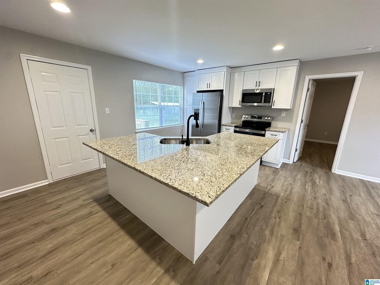 436 Mcginnis St - Photo 6 of 18