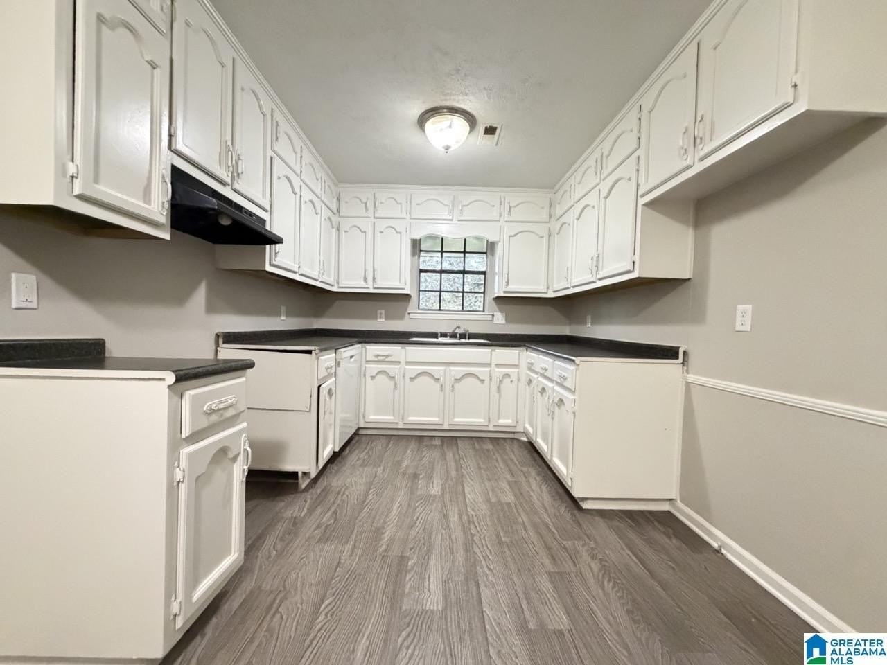 8144 Rugby Ave - Photo 6 of 12