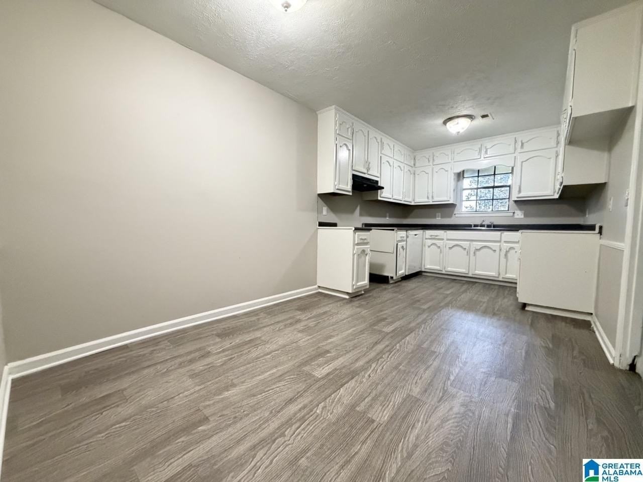 8144 Rugby Ave - Photo 7 of 12