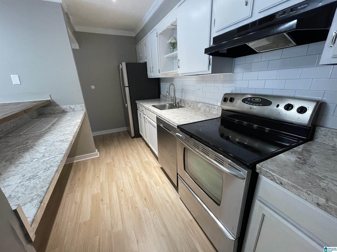 408 Skyview Dr #B - Photo 4 of 9