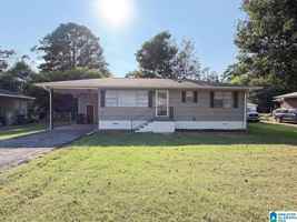 featured image of 2724 Clyburne St