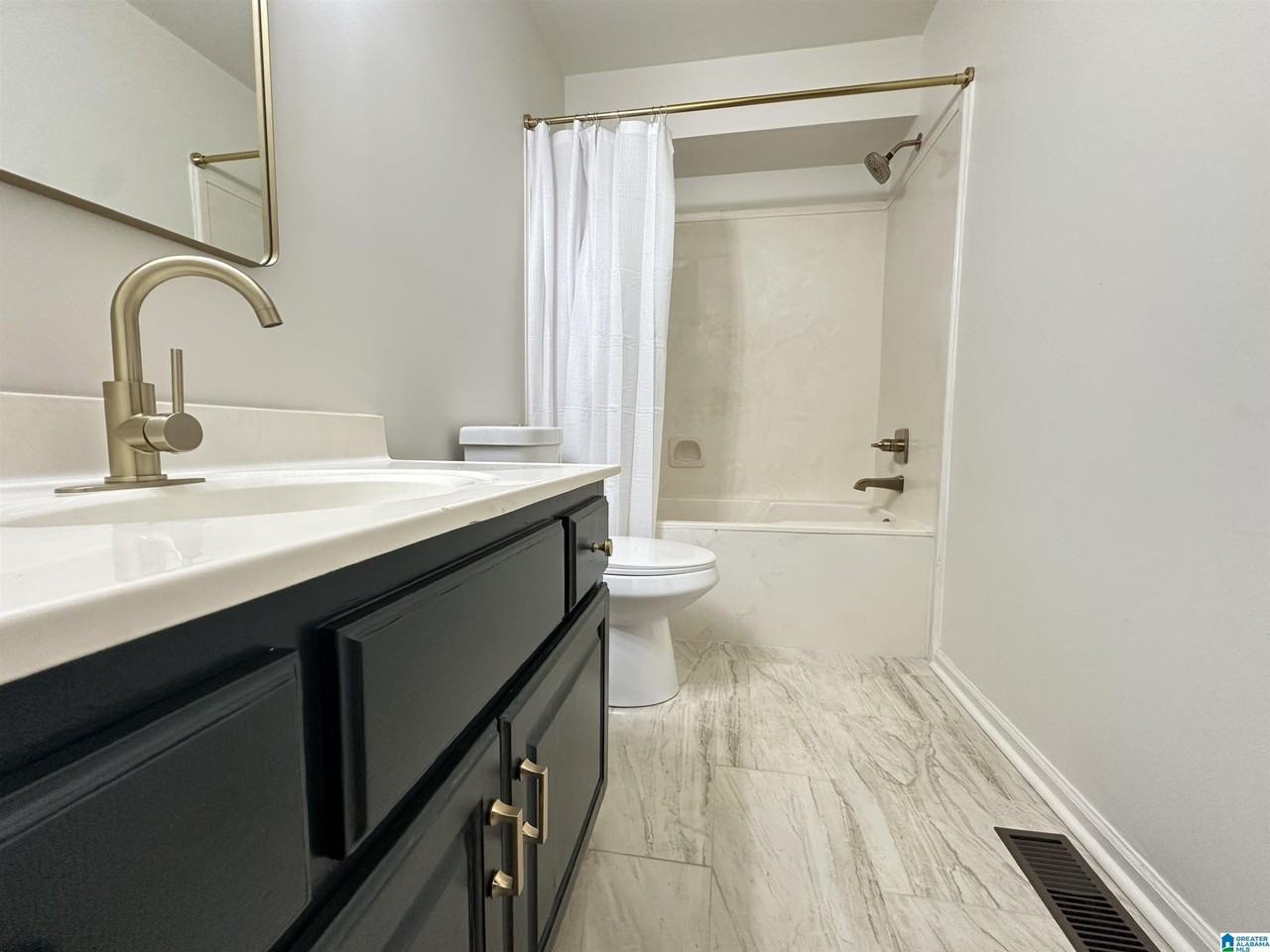 115 Lisa Ln - Photo 5 of 12