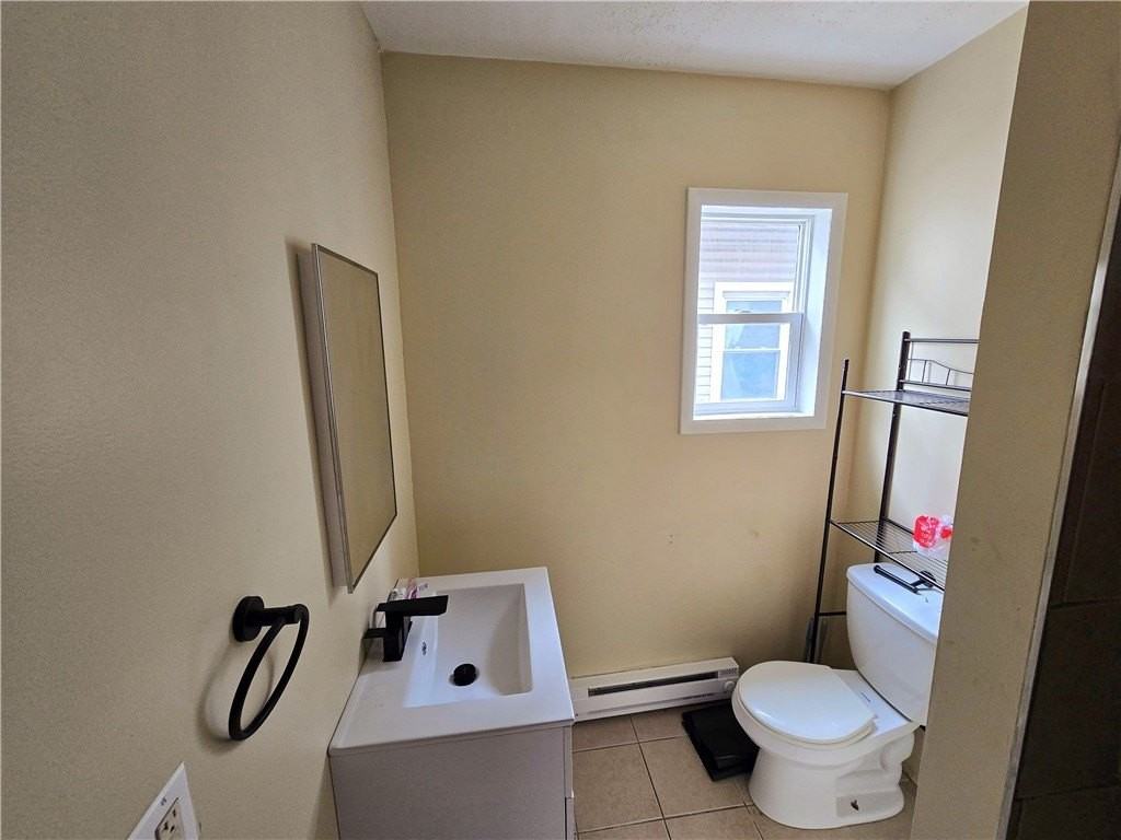 1 Bloomingdale St - Photo 4 of 21