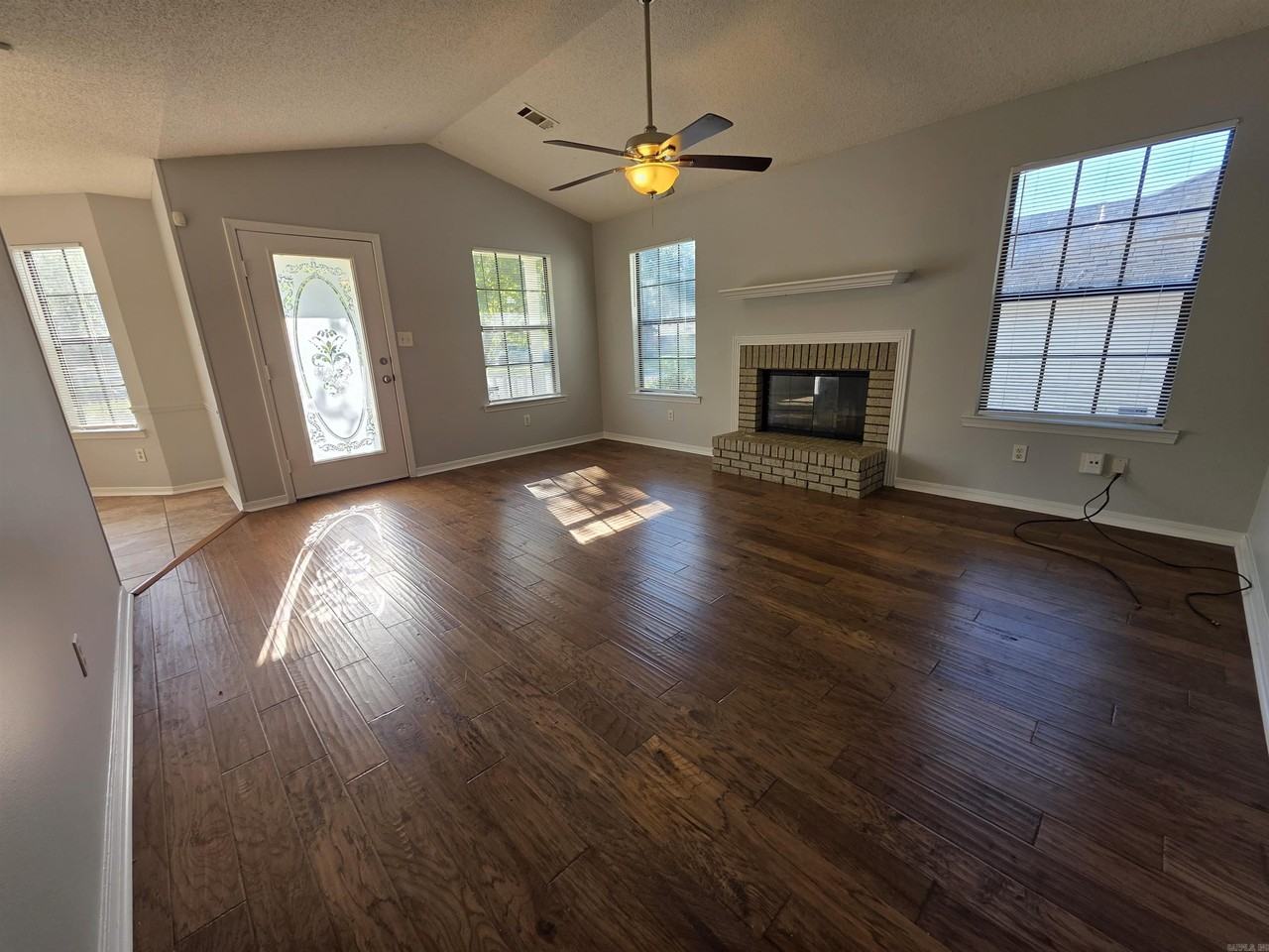 52 Pinedale Cir - Photo 3 of 21