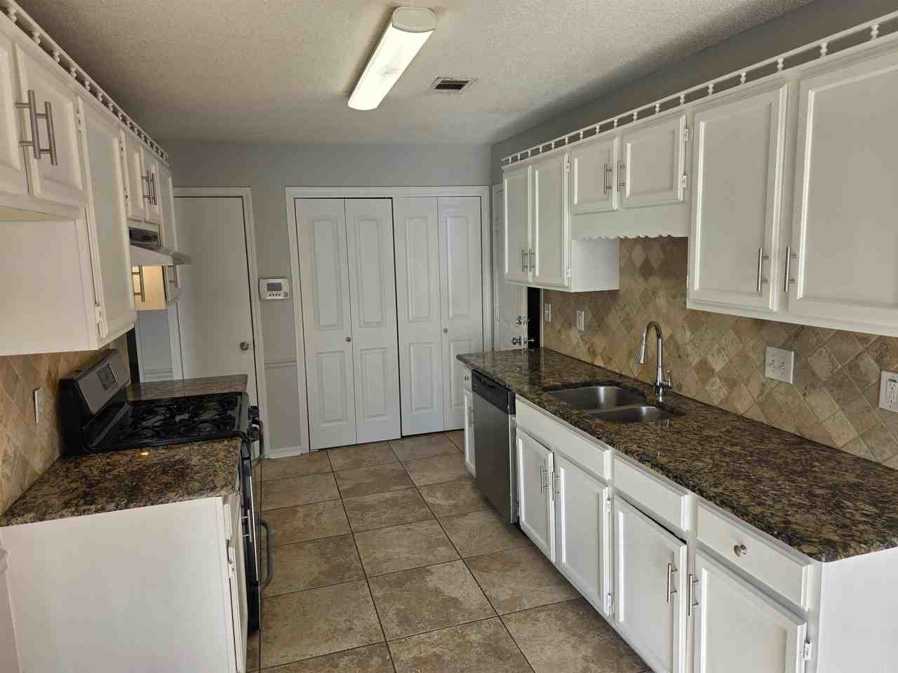 52 Pinedale Cir - Photo 7 of 21
