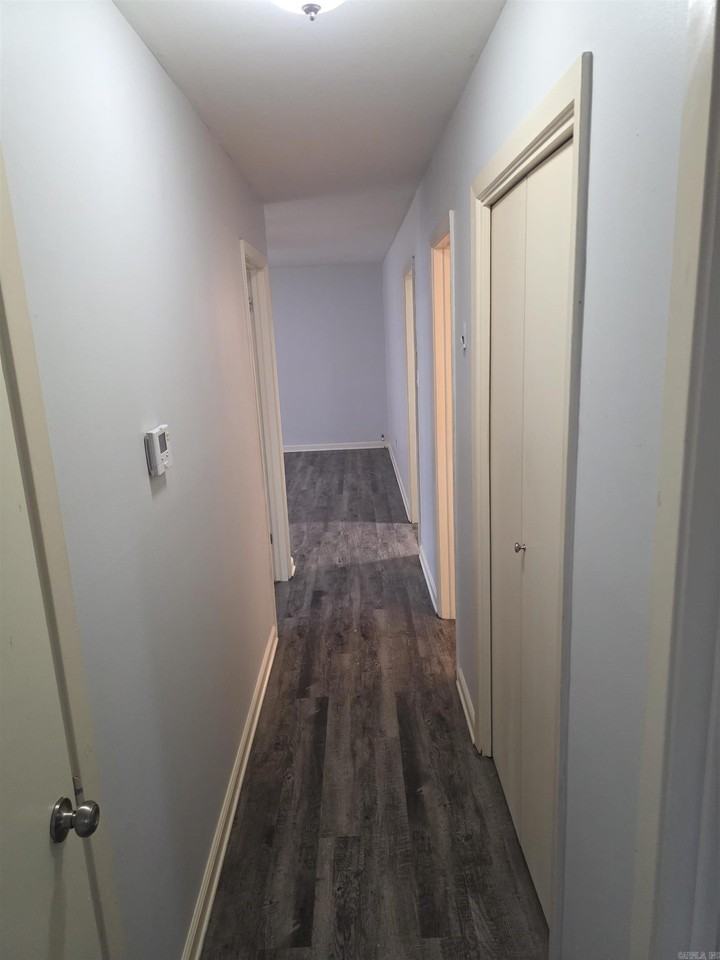 13 Rocco Dr - Photo 6 of 17