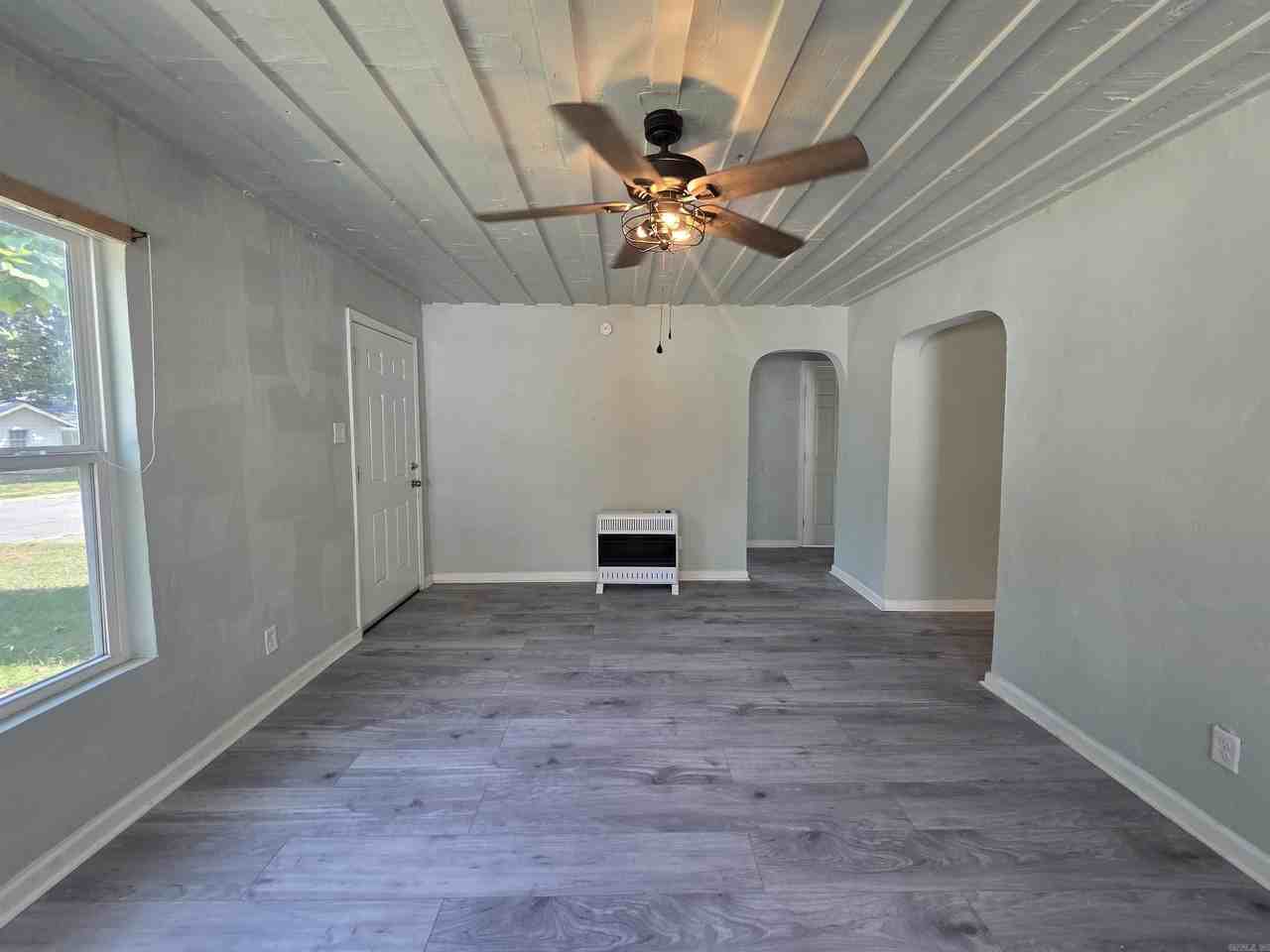 1819 Moss St - Photo 6 of 20