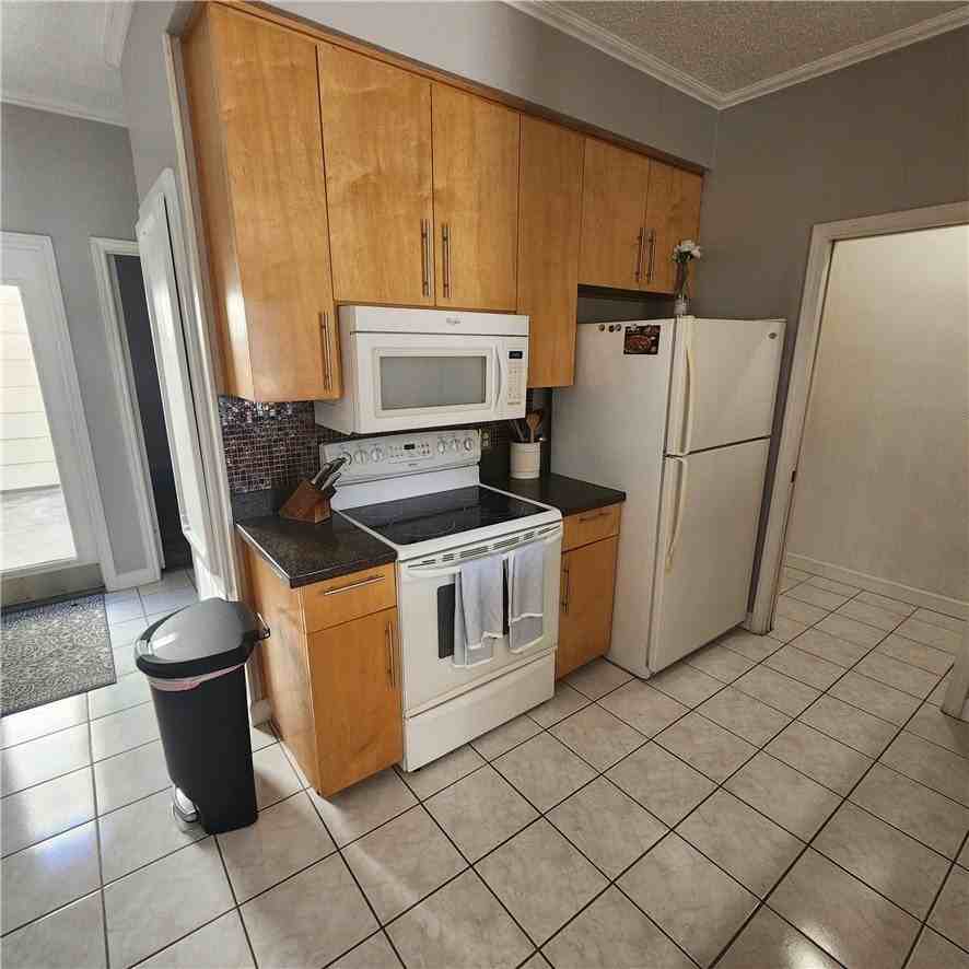 3025 Quail Springs Rd #B10 - Photo 5 of 18